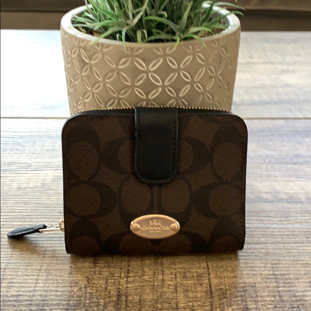 Coach brown/black wallet SIG PVC ZIP ARND